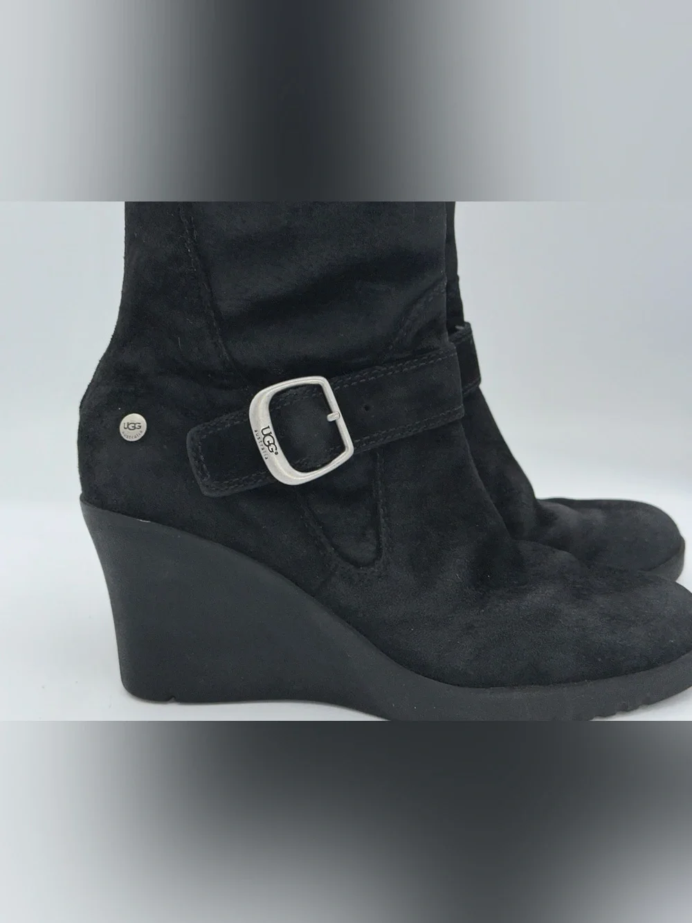 Women's UGG Gissella Suede Wedge Shearling Boot Black Size 6 Preowned  AA27